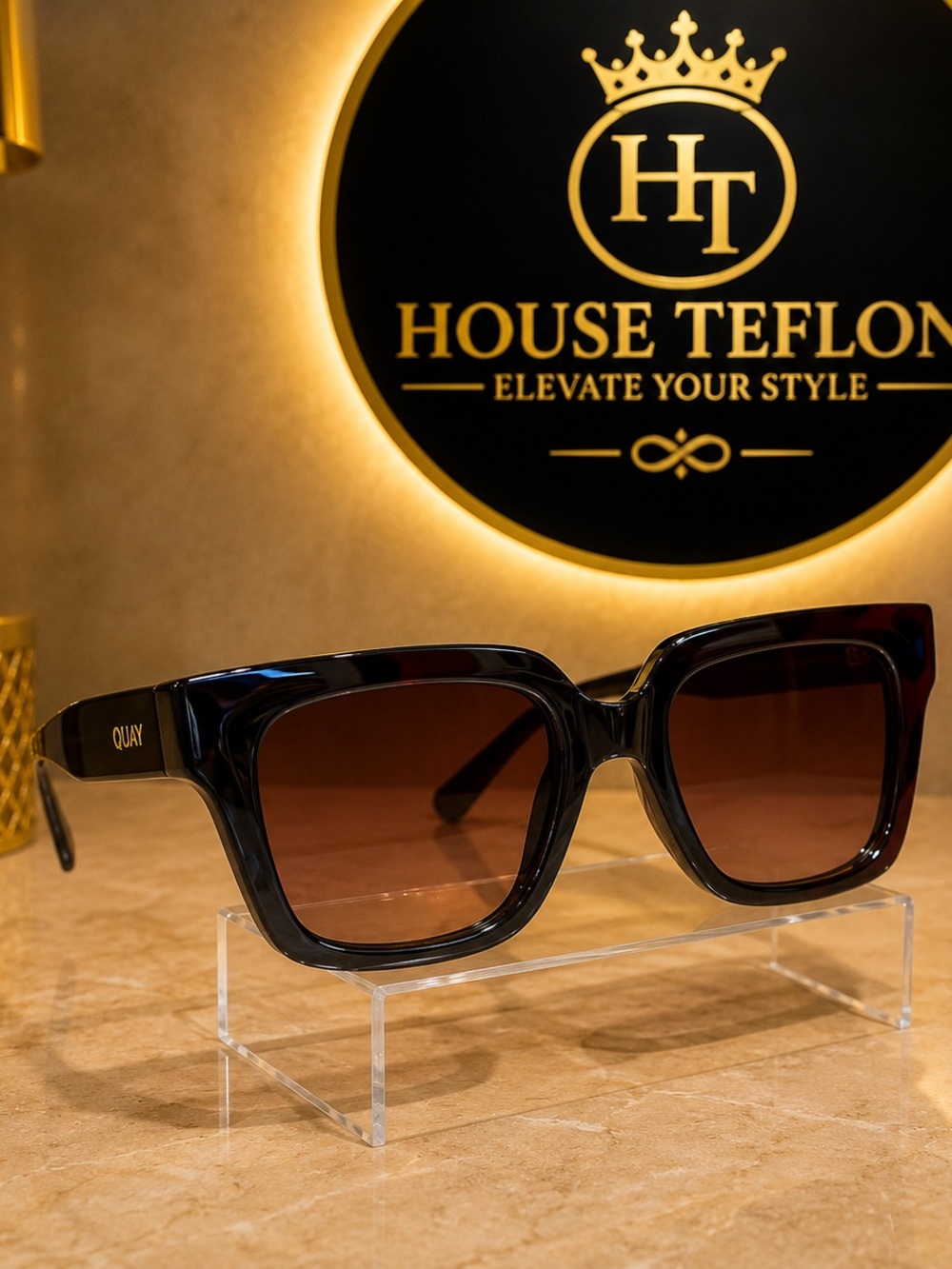 QUAY Oversized Square Sunglasses Black/Brown Gradient Lens.  Size: 52-21-145 - Picture 4 of 8